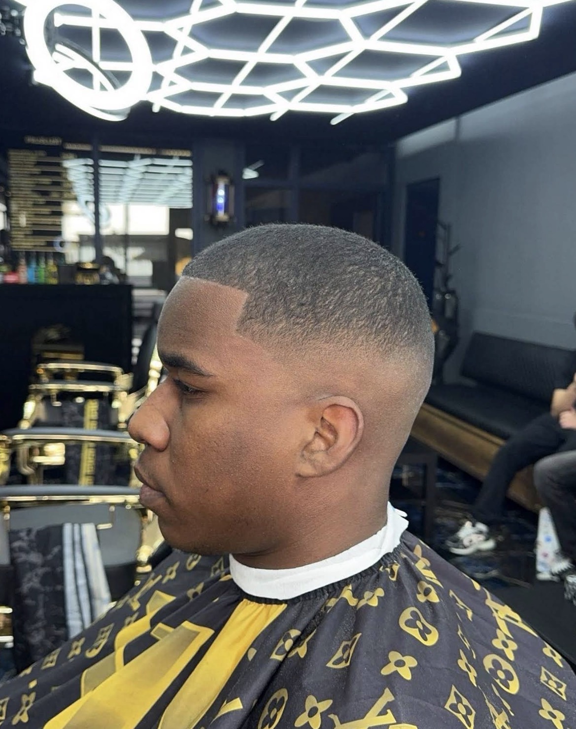 Strakke fade geknipt bij Tiger Barbershop